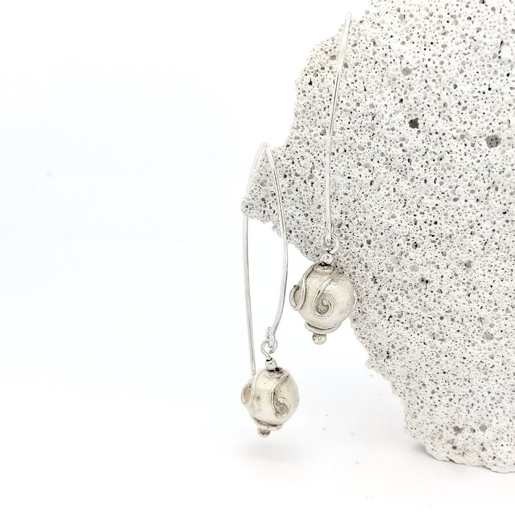 Pièce unique - Bo avec ses petites perles - Bo articulées